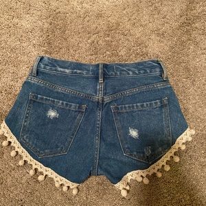 Bullhead Jean shorts!!